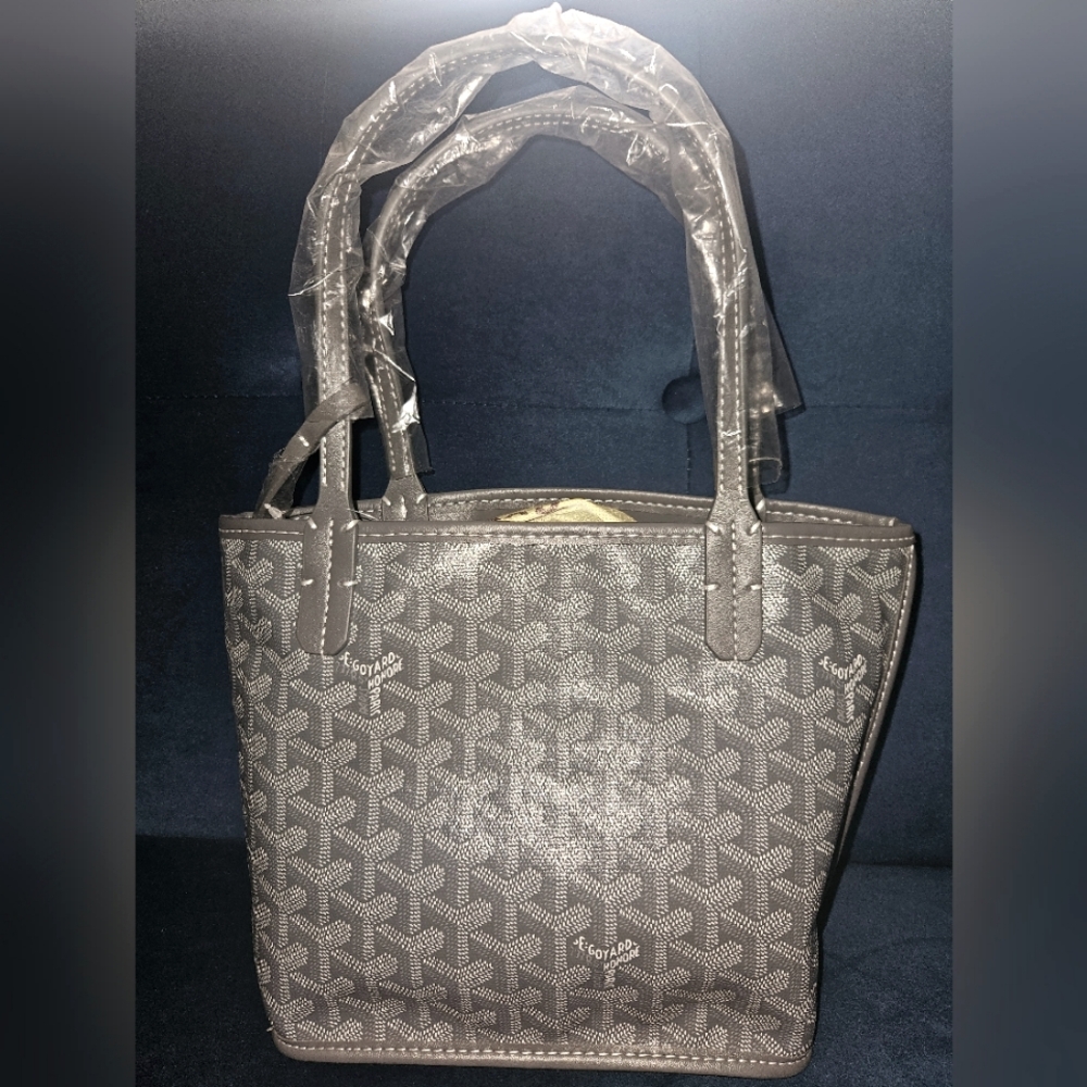Mini reversible bag